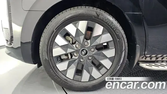 Hyundai Staria 2021 — Photo 5/20