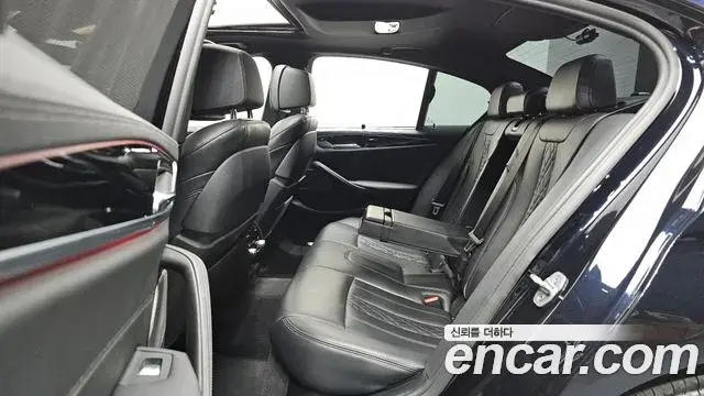 BMW 5 Series 2022 — Photo 11/20