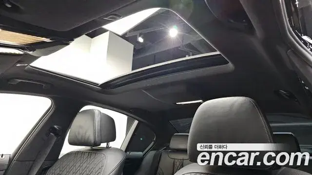BMW 5 Series 2022 — Photo 16/20