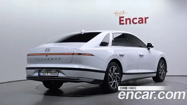 Hyundai Grandeur 2023 — Photo 2/20