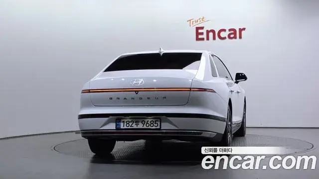 Hyundai Grandeur 2023 — Photo 4/20