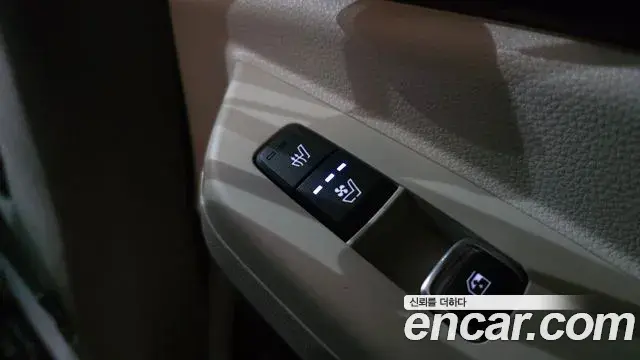 Kia Carnival 2023 — ფოტო 2/35