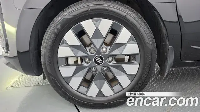 Hyundai Staria 2021 — Photo 5/20