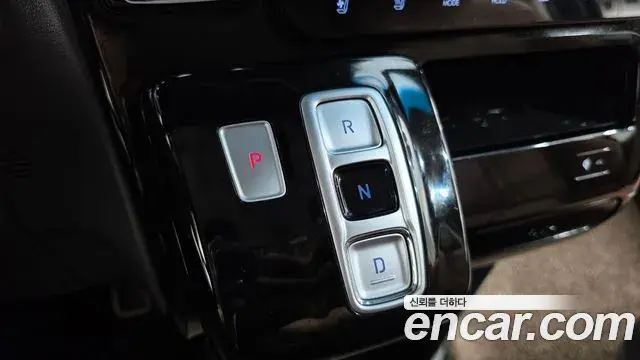 Hyundai Staria 2021 — Photo 9/20