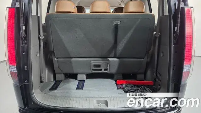 Hyundai Staria 2021 — Photo 20/20
