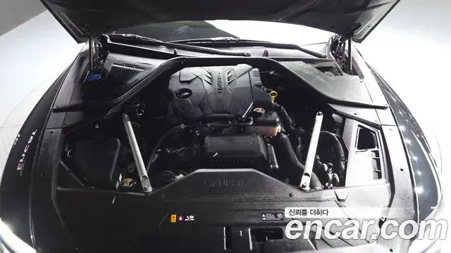 Genesis Electrified G80 2020 — Photo 6/20