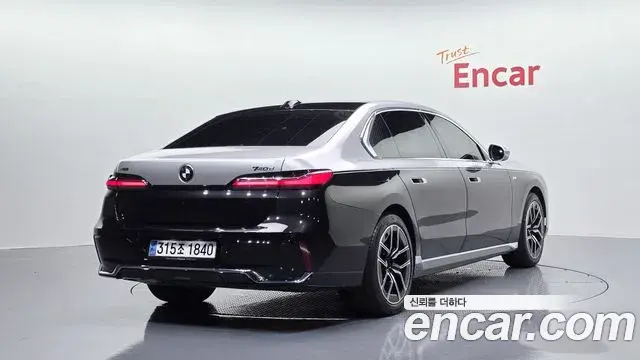 BMW 7 Series 2023 — Şəkil 2/20
