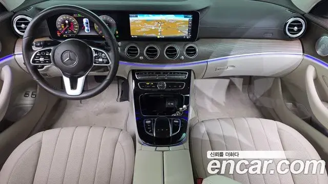 Mercedes-Benz E-Class 2020 — Photo 7/20