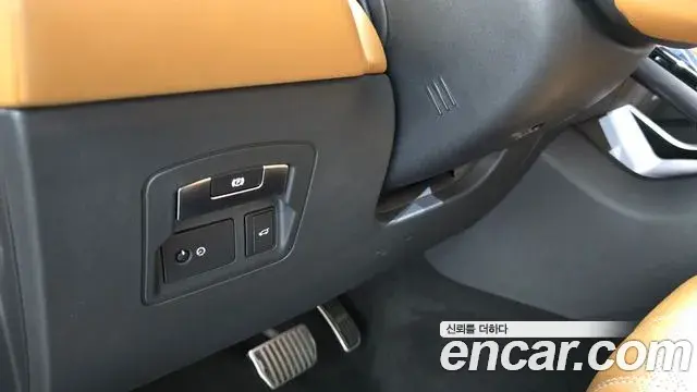Land Rover Range Rover Velar 2018 — Photo 19/20