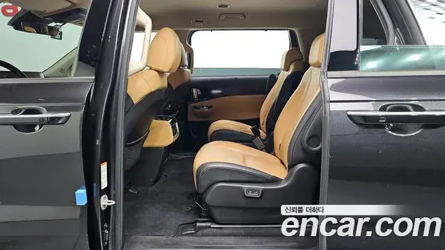 Kia Carnival 2021 — Photo 12/20