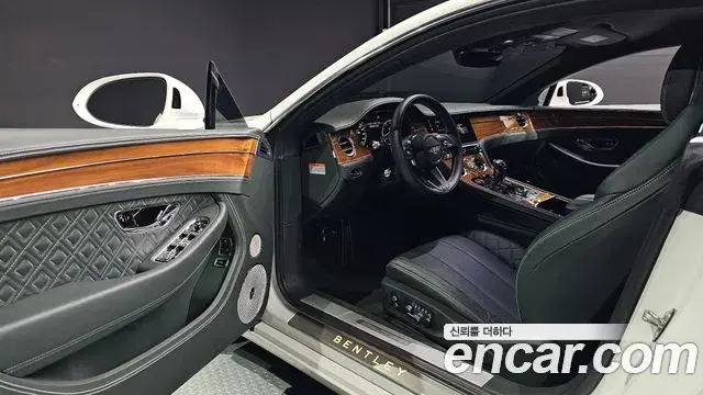 Bentley Continental GT 2023 — Şəkil 27/37