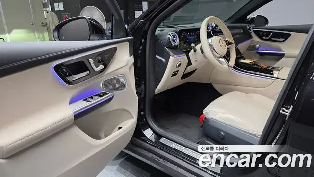 Mercedes-Benz GLC-Class 2025 — Photo 10/20