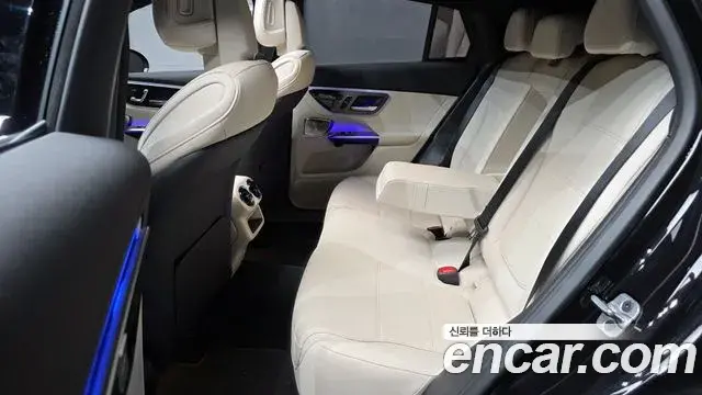 Mercedes-Benz GLC-Class 2025 — Photo 12/20
