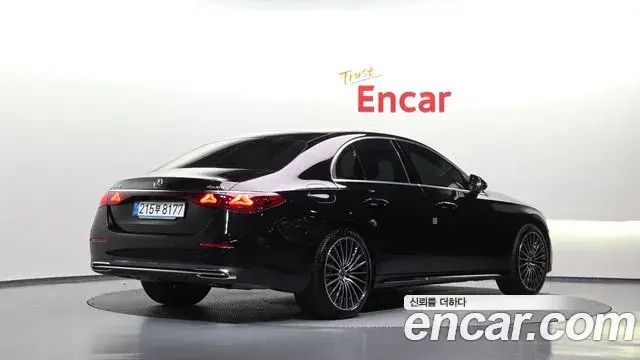 Mercedes-Benz E-Class 2026 — Photo 2/20