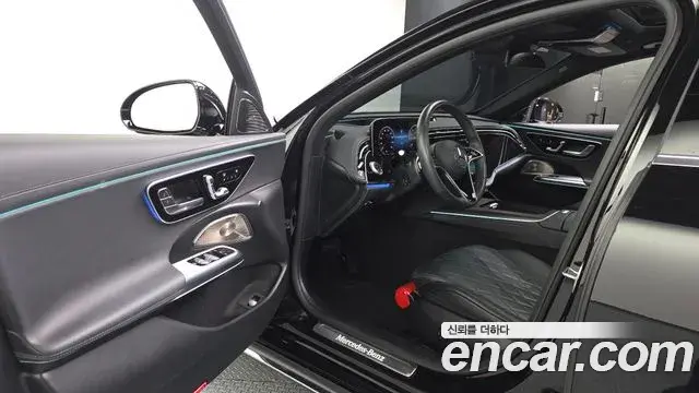 Mercedes-Benz E-Class 2026 — Photo 10/20