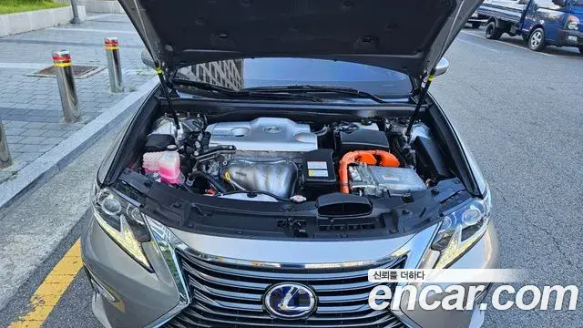 Lexus ES300h 2018 — Photo 6/16