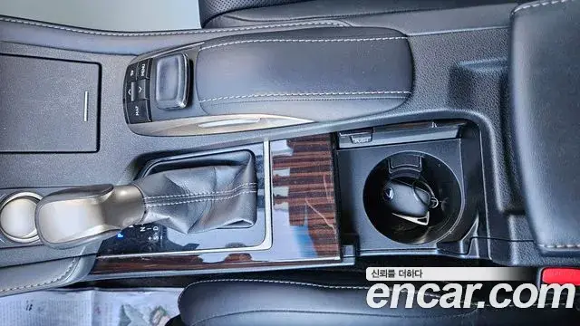 Lexus ES300h 2018 — Photo 7/16