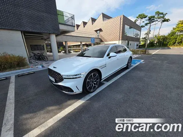 Genesis G90 2023 — Photo 19/20