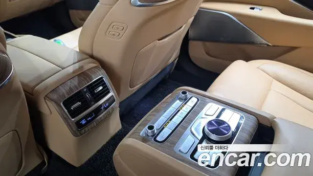 Kia The K9 2021 — Photo 17/20