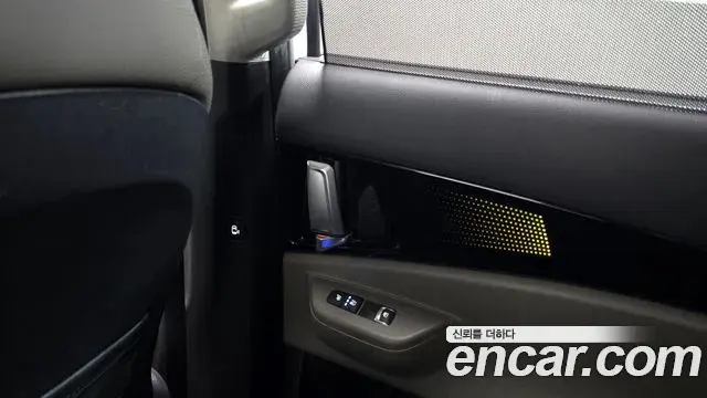 Kia Carnival 2024 — Фото 19/20