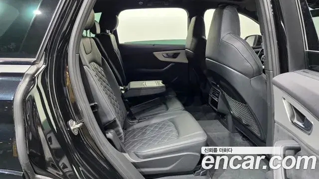 Audi Q7 2023 — Photo 12/20