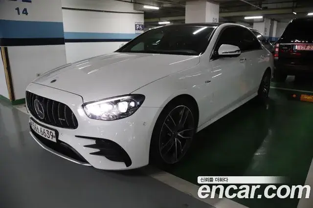 Mercedes-Benz E-Class 2021 — Photo 18/18