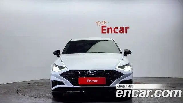 Hyundai Sonata Hybrid 2022 — Photo 19/20