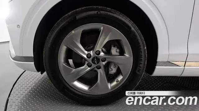 Genesis GV70 2024 — ფოტო 15/20