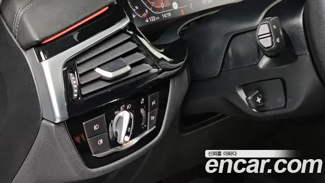 BMW 5 Series 2020 — ფოტო 12/20