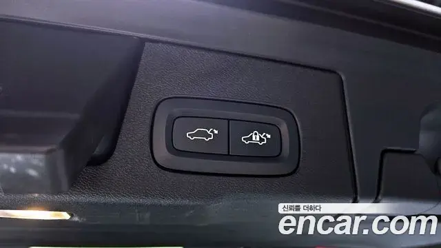 Volvo XC60 2020 — Photo 13/20