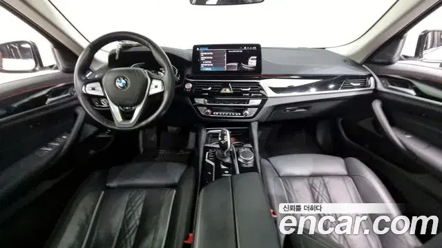 BMW 5 Series 2020 — Фото 6/20