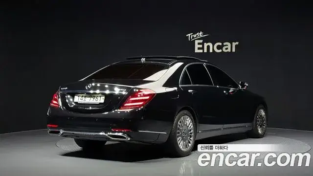 Mercedes-Benz S-Class 2019 — ფოტო 19/20
