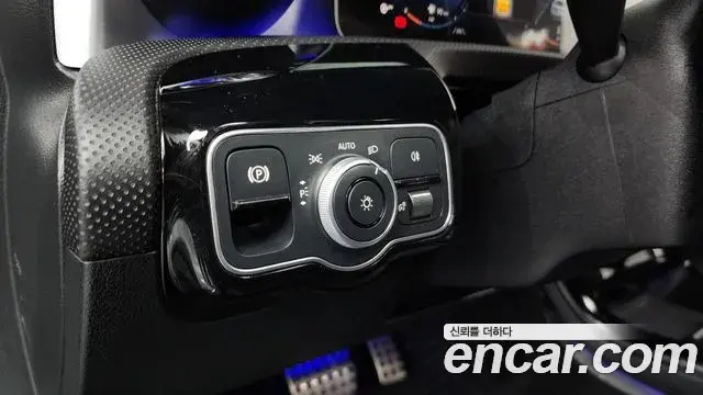 Mercedes-Benz CLA-Class 2020 — Şəkil 15/20