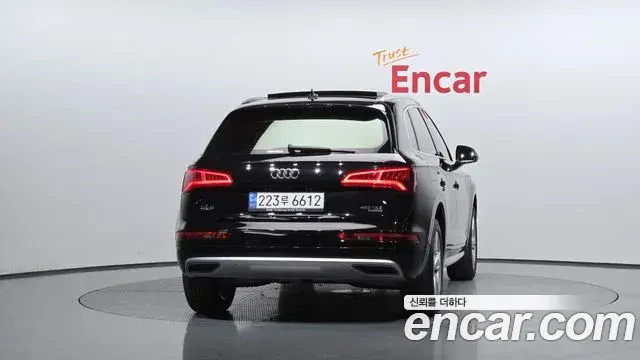 Audi Q5 2020 — Фото 4/20