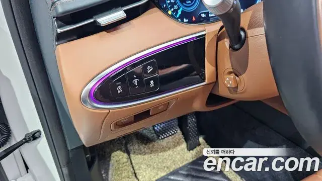 Genesis GV70 2023 — Şəkil 17/20