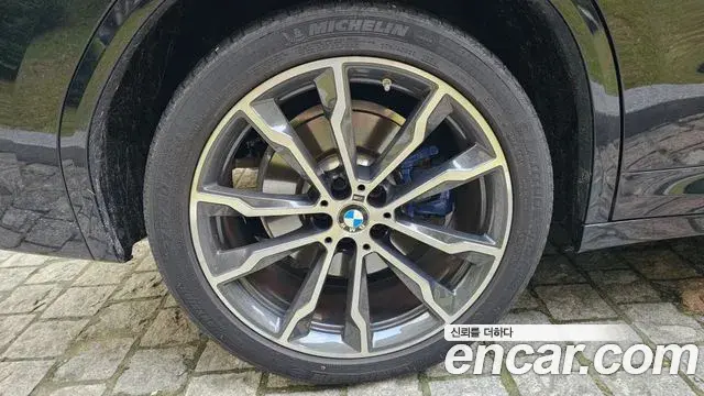 BMW X3 2021 — ფოტო 13/20