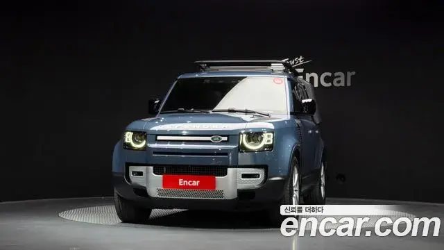 Land Rover Defender 2021 — Photo 6/20