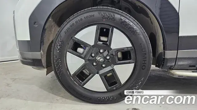 Hyundai Santa Fe 2023 — ფოტო 6/20
