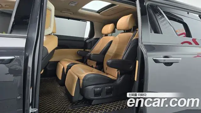 Kia Carnival 2021 — ფოტო 4/20
