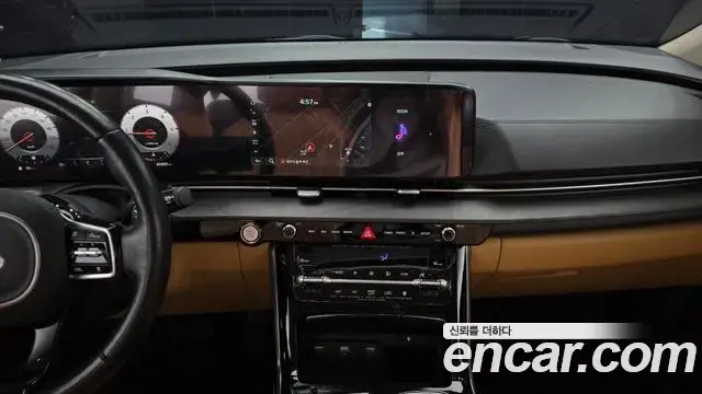 Kia Carnival 2021 — ფოტო 9/20