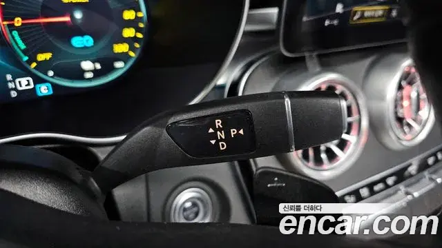 Mercedes-Benz GLC-Class 2021 — ფოტო 14/20
