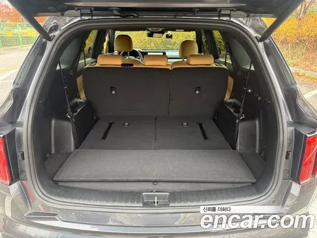 Kia Sorento 2022 — Şəkil 18/20