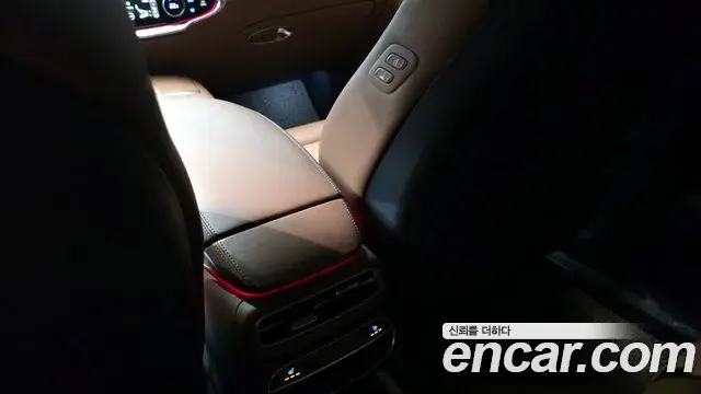 Genesis GV70 2022 — Şəkil 13/20