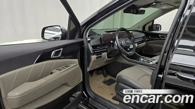 Kia Carnival 2023 — Photo 4/20