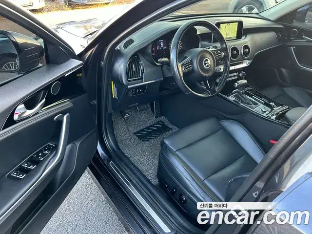 Kia Stinger 2018 — Photo 14/20