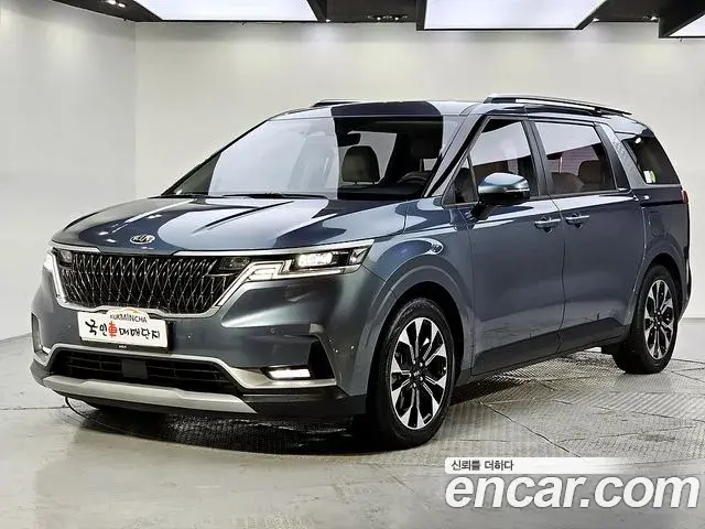 Kia Carnival 2021 — Photo 9/20