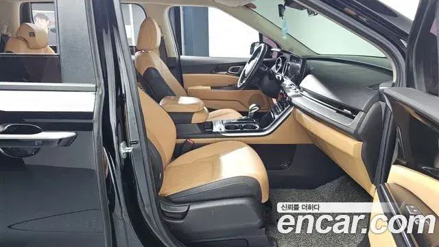 Kia Carnival 2022 — Photo 11/20