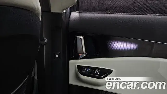 Kia Carnival 2020 — Фото 19/20