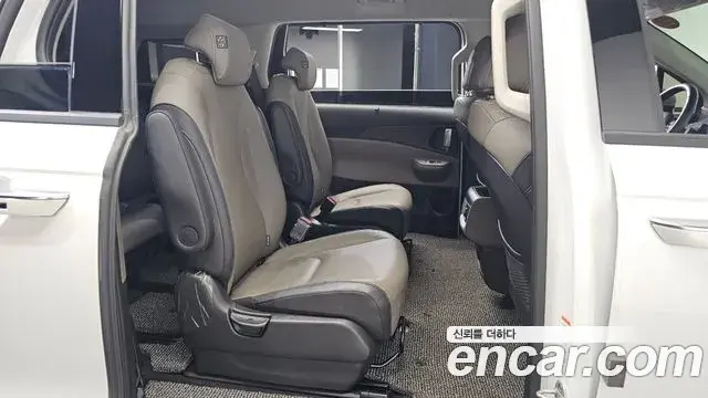 Kia Carnival 2024 — Photo 2/20