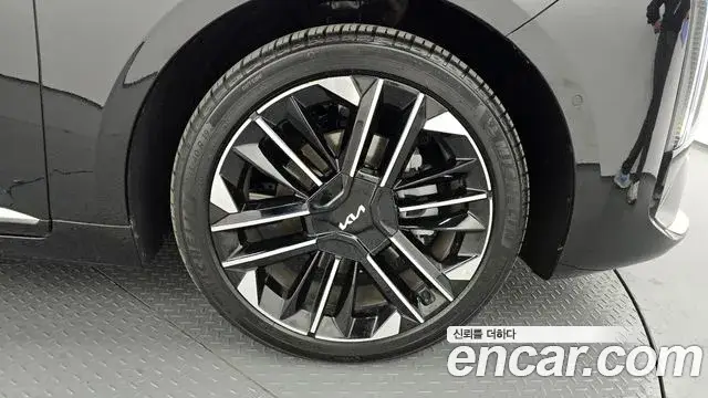 Kia K8, 2025